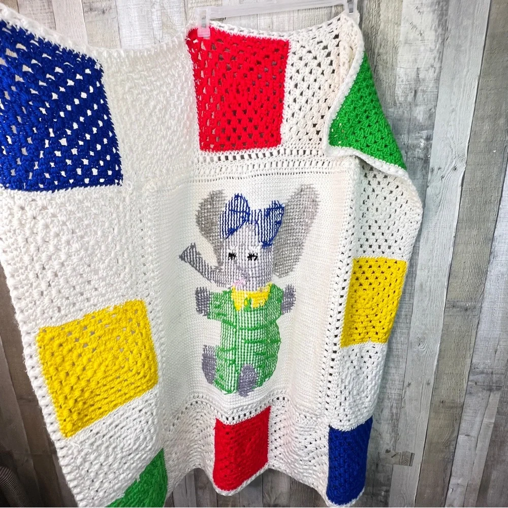 Vintage Elephant Crochet Blanket Color Blocks Red Yellow Gray Green Blue & White